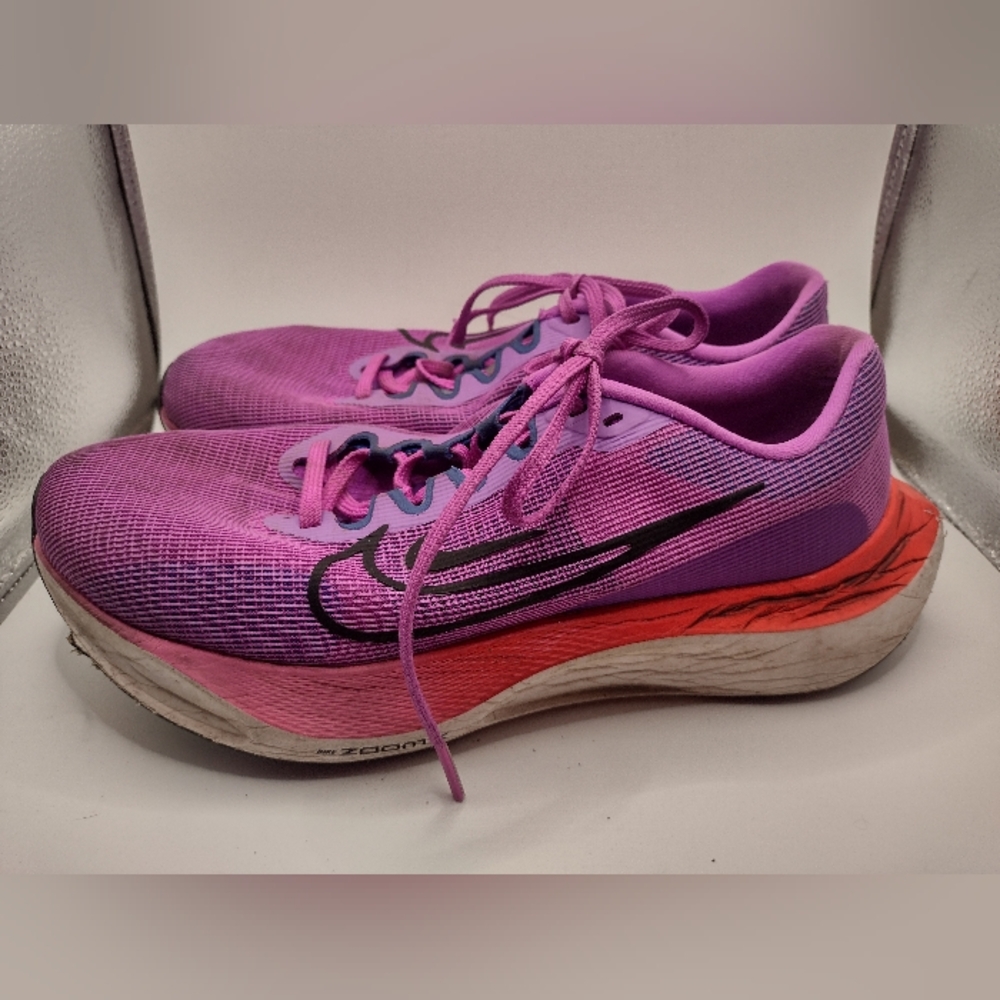 Nike Women's Zoom Fly 5 Running Shoes Sneakers 10.5  Fuchsia Purple X